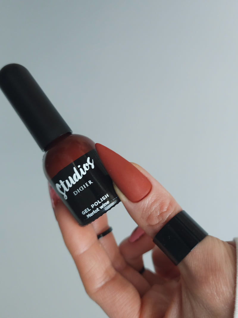 "Studios Didier" gel polish, Merlot wine, 8 ml